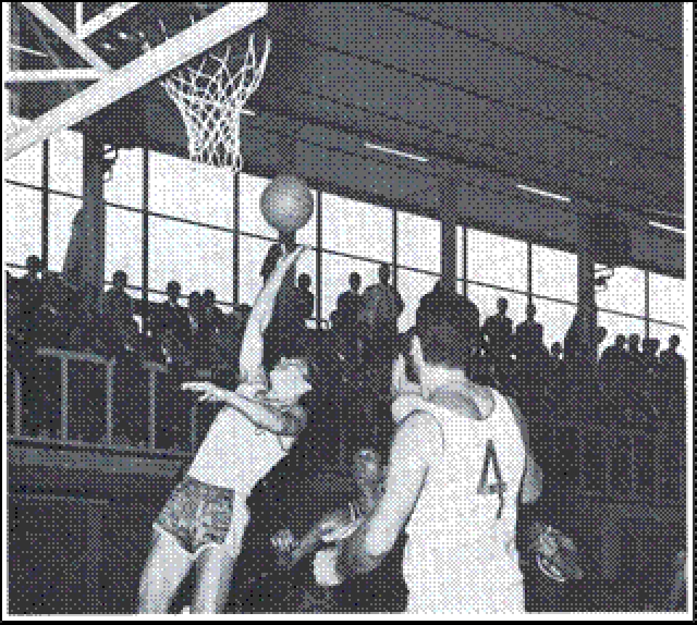 1967 -  Immagine dell’incontro Auso Siemens – Italsider Trieste svoltosi nella palestra di Castelletto e terminato con il punteggio di 55 a 54.